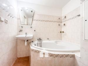 Prodej bytu 2+kk, Litoměřice, Nezvalova, 41 m2