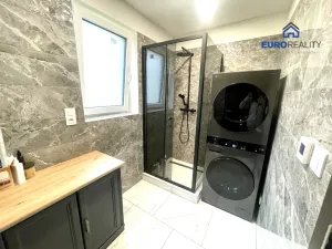 Prodej rodinného domu, Mnichov, 144 m2