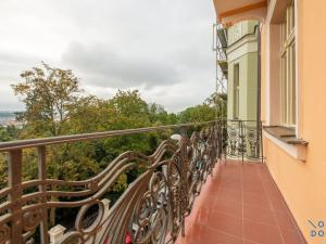 Pronájem bytu 3+1, Praha - Vinohrady, U Havlíčkových sadů, 121 m2
