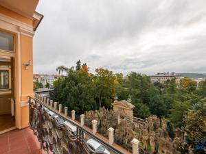 Pronájem bytu 3+1, Praha - Vinohrady, U Havlíčkových sadů, 121 m2