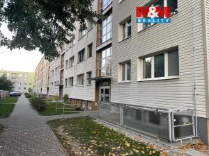 Pronájem obchodního prostoru, Pardubice - Polabiny, Družstevní, 70 m2