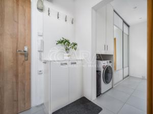 Prodej bytu 3+kk, Praha - Hlubočepy, Lohniského, 72 m2