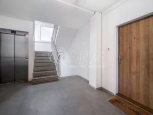 Prodej bytu 3+kk, Praha - Hlubočepy, Lohniského, 72 m2