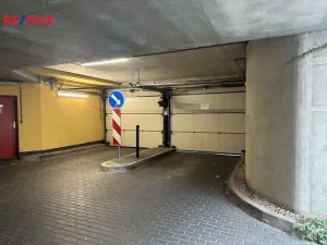 Pronájem garáže, Praha - Vysočany, Pod Harfou, 20 m2