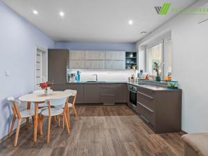 Prodej rodinného domu, Lužice, Velkomoravská, 220 m2