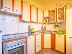 Prodej bytu 2+1, Chomutov, Bezručova, 62 m2