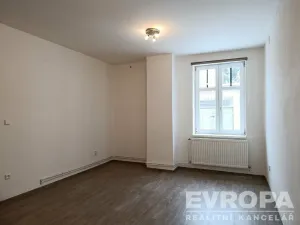 Prodej bytu 2+1, Nový Bor, Palackého náměstí, 66 m2