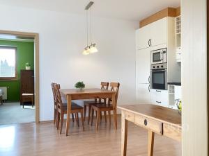 Pronájem bytu 2+kk, Praha, Štěpařská, 53 m2