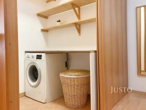 Pronájem bytu 2+kk, Praha, Štěpařská, 53 m2
