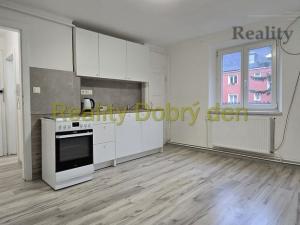Pronájem bytu 2+1, Opava, Těšínská, 48 m2