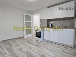 Pronájem bytu 2+1, Opava, Těšínská, 48 m2