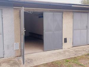 Pronájem garáže, Valašské Meziříčí - Krásno nad Bečvou, M. Alše, 19 m2