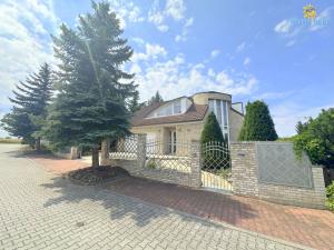Pronájem vily, Praha - Benice, U zahrádek, 427 m2