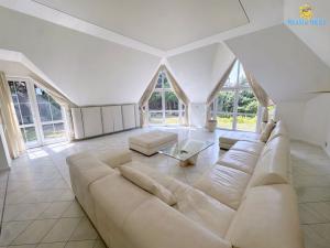 Pronájem vily, Praha - Benice, U zahrádek, 427 m2