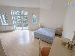 Pronájem vily, Praha - Benice, U zahrádek, 427 m2