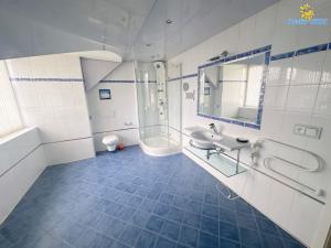 Pronájem vily, Praha - Benice, U zahrádek, 427 m2