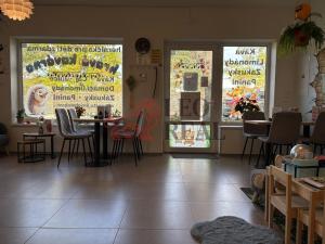 Pronájem obchodního prostoru, Praha - Újezd nad Lesy, Starokolínská, 54 m2