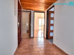 Prodej bytu 3+1, Veselice, 70 m2