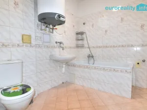 Prodej bytu 3+1, Veselice, 70 m2