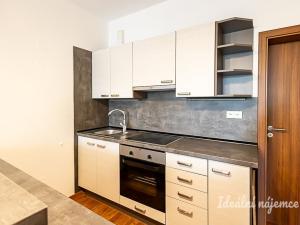 Pronájem bytu 2+kk, Praha - Malešice, Počernická, 57 m2