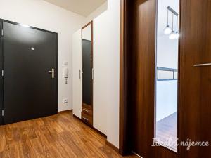 Pronájem bytu 2+kk, Praha - Malešice, Počernická, 57 m2