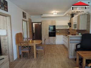 Pronájem bytu 3+kk, Praha - Horní Měcholupy, Padovská, 50 m2