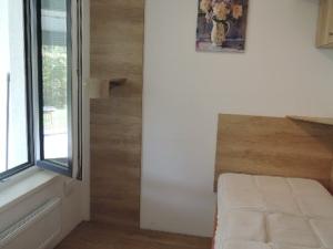 Pronájem bytu 3+kk, Praha - Horní Měcholupy, Padovská, 50 m2