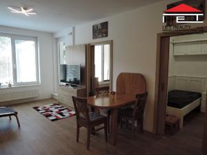 Pronájem bytu 3+kk, Praha - Horní Měcholupy, Padovská, 50 m2