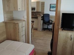 Pronájem bytu 3+kk, Praha - Horní Měcholupy, Padovská, 50 m2