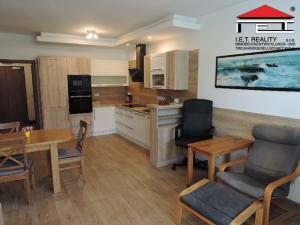 Pronájem bytu 3+kk, Praha - Horní Měcholupy, Padovská, 50 m2