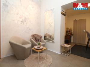 Pronájem obchodního prostoru, Hradec Králové - Pražské Předměstí, Dukelská třída, 6 m2