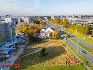 Pronájem komerčního pozemku, Hradec Králové, 1698 m2