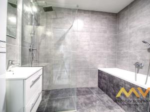 Pronájem bytu 4+kk, Hradec Králové - Nový Hradec Králové, Čajkovského, 82 m2