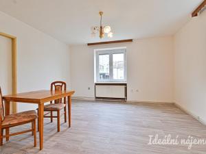 Pronájem bytu 2+1, Kuřim, nám. Osvobození, 58 m2