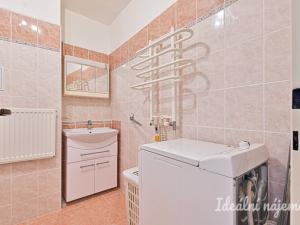 Pronájem bytu 2+1, Kuřim, nám. Osvobození, 58 m2