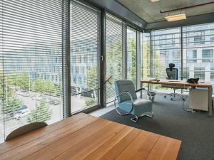 Pronájem kanceláře, Praha - Holešovice, Jankovcova, 603 m2