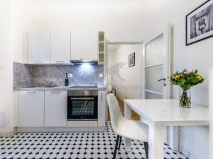 Pronájem bytu 1+kk, Praha - Staré Město, Revoluční, 37 m2