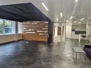 Pronájem kanceláře, Praha, Radlická, 789 m2