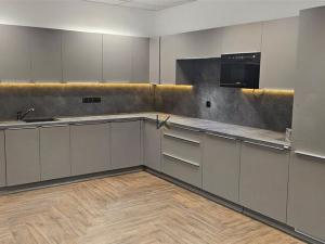 Pronájem kanceláře, Praha, Radlická, 576 m2