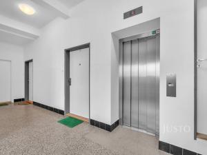 Prodej bytu 2+1, Praha - Strašnice, Na stezce, 40 m2