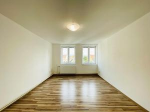 Pronájem bytu 2+1, Uničov, Masarykovo nám., 69 m2