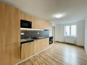 Pronájem bytu 2+1, Uničov, Masarykovo nám., 69 m2