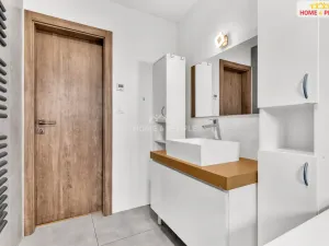 Prodej bytu 4+kk, Praha - Koloděje, Podzámecká, 125 m2