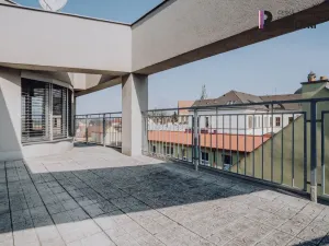Prodej bytu 6+kk a větší, Kroměříž, náměstí Míru, 178 m2