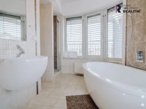 Prodej bytu 5+kk, Kroměříž, náměstí Míru, 178 m2