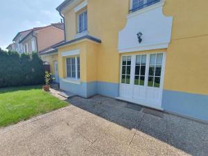 Pronájem rodinného domu, Praha, 230 m2