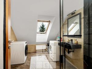 Prodej bytu 2+kk, Praha - Radlice, Na Farkáně III, 60 m2