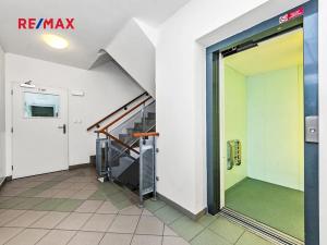 Prodej bytu 1+kk, Praha - Hostavice, U Hostavického potoka, 36 m2