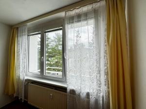 Prodej bytu 2+kk, Jince, Zborovská, 45 m2