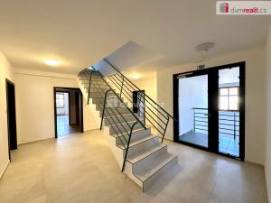 Prodej bytu 2+kk, Horní Blatná, náměstí Sv. Vavřince, 56 m2